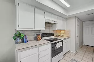 8806 Springmail Units A and B Circle, Austin, TX 78729 - Photo 14