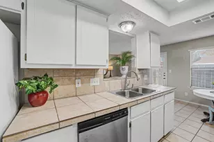 8806 Springmail Units A and B Circle, Austin, TX 78729 - Photo 16