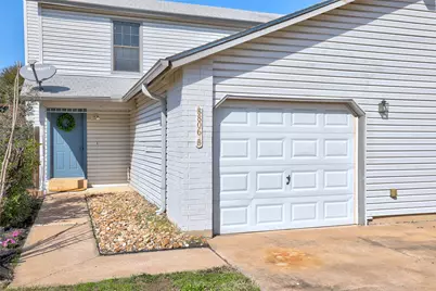 8806 Springmail Units A and B Circle, Austin, TX 78729 - Photo 2