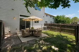 512 Eberhart Ln, Austin, TX 78745 - Photo 18