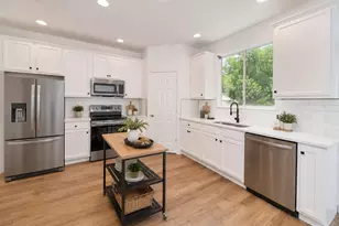 512 Eberhart Ln, Austin, TX 78745 - Photo 6