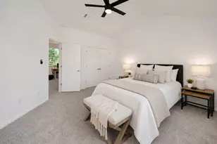512 Eberhart Ln, Austin, TX 78745 - Photo 10