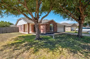 2666 Bradley Ln, Round Rock, TX 78664 - Photo 2