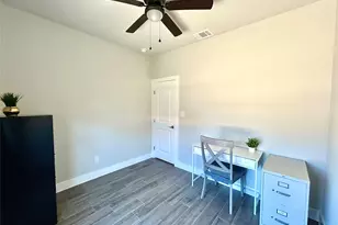 113 S Lockhart St, Paige, TX 78659 - Photo 12