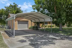 604 N 3rd St, Thorndale, TX 76577 - Photo 16
