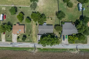 604 N 3rd St, Thorndale, TX 76577 - Photo 22