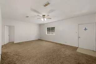 604 N 3rd St, Thorndale, TX 76577 - Photo 2