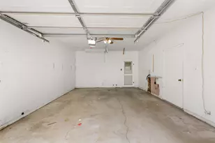 604 N 3rd St, Thorndale, TX 76577 - Photo 10