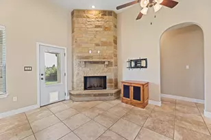 608 Jake Dr, Jarrell, TX 76537 - Photo 12
