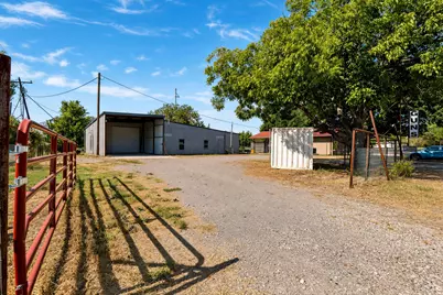 308 S Dalton Street, Bartlett, TX 76511 - Photo 2