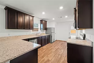 101 Fairfax Ln, Jarrell, TX 76537 - Photo 4