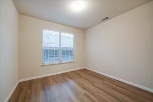 185 Hometown Pkwy, Kyle, TX 78640 - Photo 16