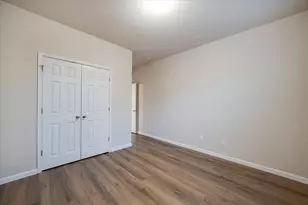 185 Hometown Pkwy, Kyle, TX 78640 - Photo 18