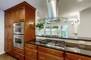 8810 Mountain Path Cir, Austin, TX 78759 - Photo 14