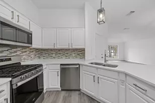 8112 Nairn Dr, Austin, TX 78749 - Photo 2