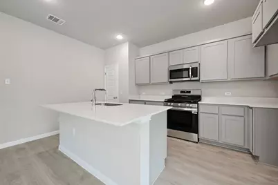 174 Hornet Street, Elgin, TX 78621 - Photo 6