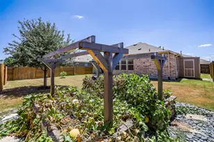 7108 Garnet Mill Ln, Austin, TX 78744 - Photo 26