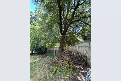 215 W 7th Street, Taylor, TX 76574 - Photo 30