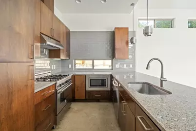 2501 E 9th Street, Austin, TX 78702 - Photo 1