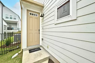 7111 Terrazzo Cottage Ct, Austin, TX 78744 - Photo 4