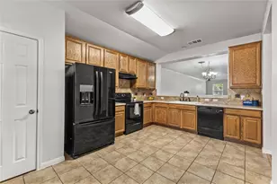 7733 Little Deer Trail, Georgetown, TX 78628 - Photo 10