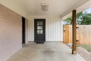 219 S Bluff St, Dripping Springs, TX 78620 - Photo 4