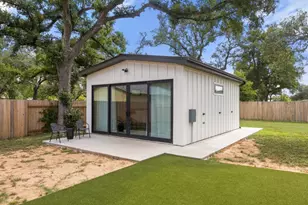 219 S Bluff St, Dripping Springs, TX 78620 - Photo 22