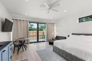 219 S Bluff St, Dripping Springs, TX 78620 - Photo 24