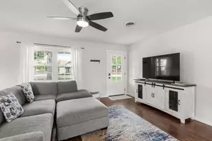 219 S Bluff St, Dripping Springs, TX 78620 - Photo 8