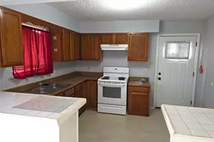 110 Cloverdale Ln, Georgetown, TX 78626 - Photo 8