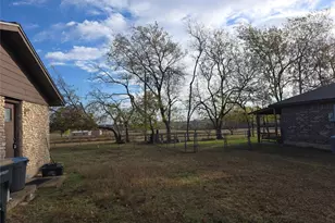 110 Cloverdale Ln, Georgetown, TX 78626 - Photo 2