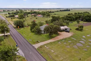711 E Clark St, Bartlett, TX 76511 - Photo 6