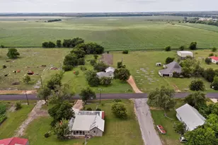 711 E Clark St, Bartlett, TX 76511 - Photo 2