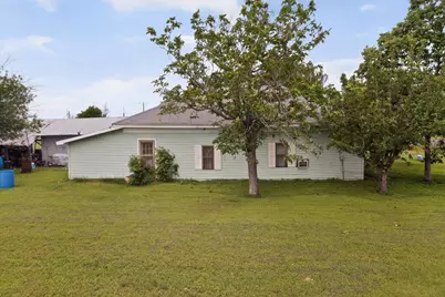 711 E Clark Street, Bartlett, TX 76511 - Photo 16