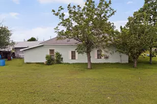 711 E Clark St, Bartlett, TX 76511 - Photo 16