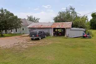 711 E Clark St, Bartlett, TX 76511 - Photo 18