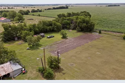 711 E Clark Street, Bartlett, TX 76511 - Photo 12