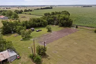 711 E Clark St, Bartlett, TX 76511 - Photo 12