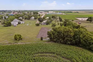 711 E Clark St, Bartlett, TX 76511 - Photo 14
