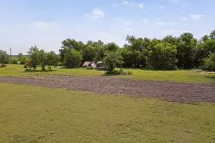 711 E Clark St, Bartlett, TX 76511 - Photo 20