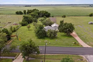 711 E Clark St, Bartlett, TX 76511 - Photo 8