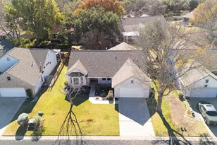 104 Lariat Dr Dr, Georgetown, TX 78633 - Photo 2