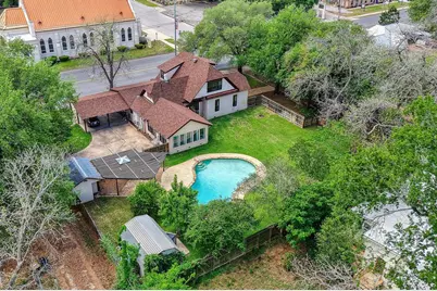 300 Mills Street, Smithville, TX 78957 - Photo 1
