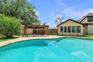300 Mills St, Smithville, TX 78957 - Photo 32