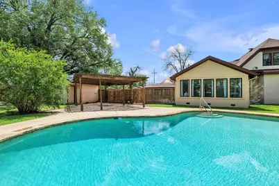 300 Mills Street, Smithville, TX 78957 - Photo 32