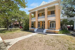 504 S Main St, Lockhart, TX 78644 - Photo 1
