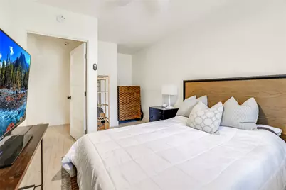 805 Eberhart Lane, Austin, TX 78745 - Photo 10