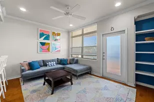 305 E 31st St, Austin, TX 78705 - Photo 4