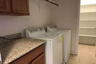 2105 Town Centre Dr, Round Rock, TX 78664 - Photo 16