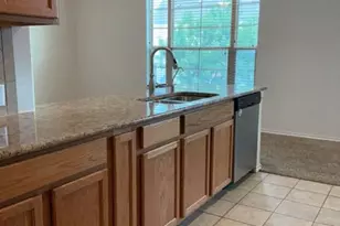 2105 Town Centre Dr, Round Rock, TX 78664 - Photo 12